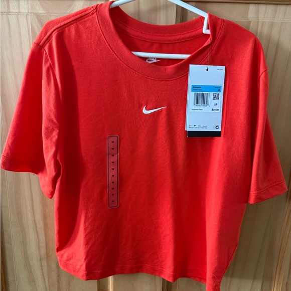 Nike Tops - New With Tags, Women’s Size Medium Nike T-Shirt Slim Fit, Is Shorter
